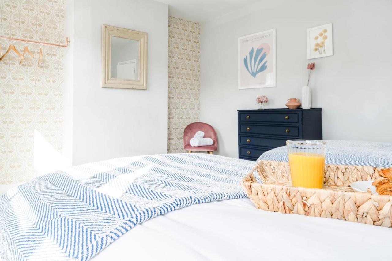 West Lodge- Cosy From With 3 Bedrooms Casa de Férias *