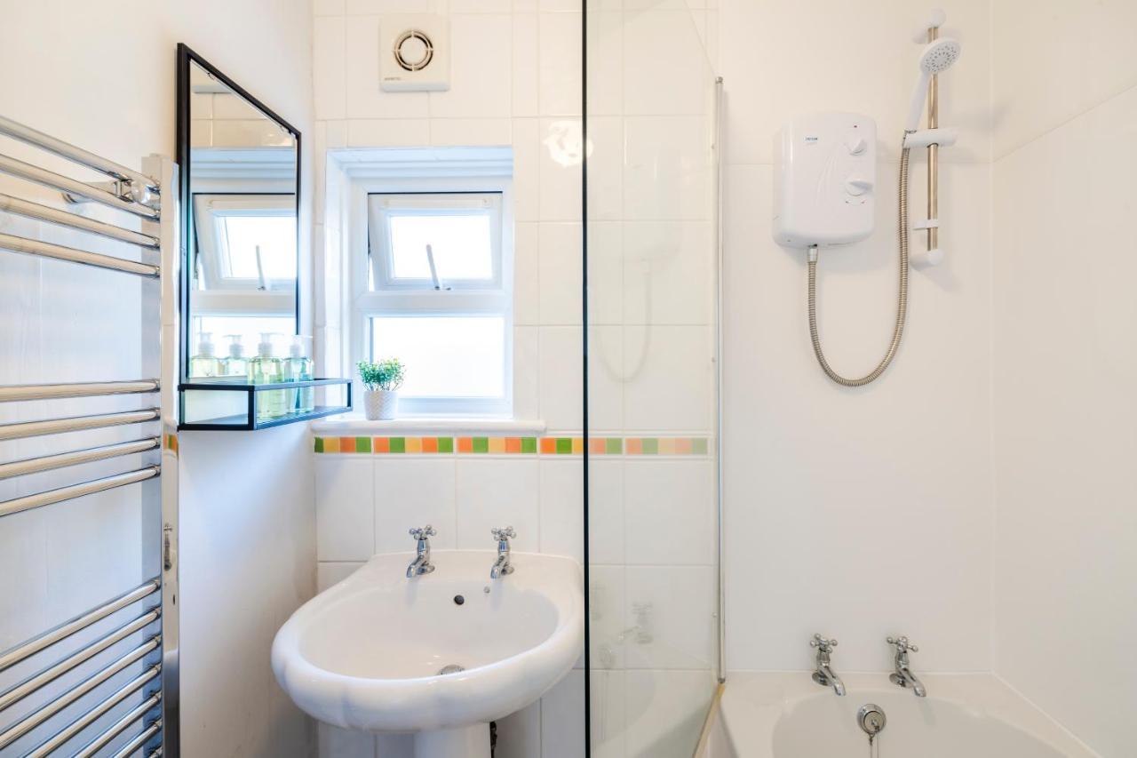 West Lodge- Cosy From With 3 Bedrooms