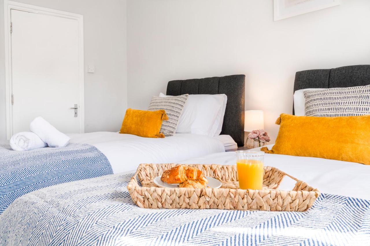 Casa de Férias West Lodge- Cosy From With 3 Bedrooms