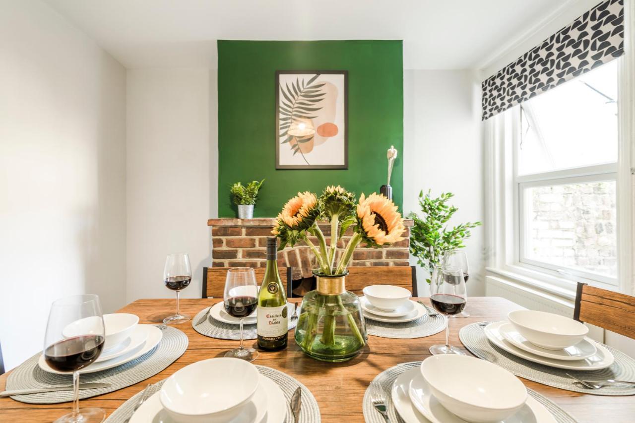 Holiday home West Lodge- Cosy From With 3 Bedrooms *